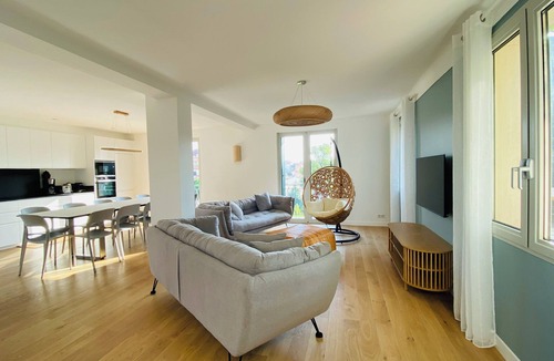 Banyuls-sur-Mer Apartment | New duplex for 12 people in the city center, 5 minutes walk from the beach!