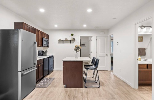 Umatilla Villa | New Duplex with King Bed and Easy Highway Access