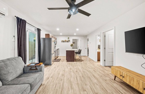 Umatilla Villa | New Duplex with King Bed and Easy Highway Access