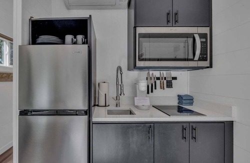 Madras House | NEW! Eagles Landing B04 Tiny Home - Hot Tub