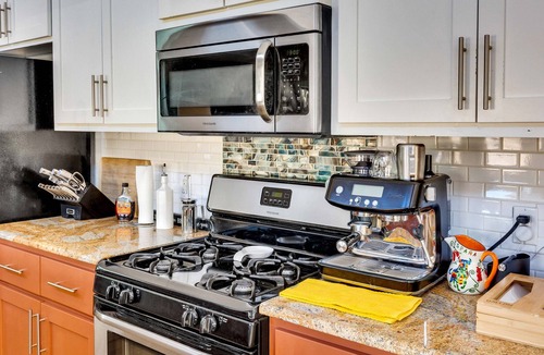 Rosewood House | New! East Austin Oasis
