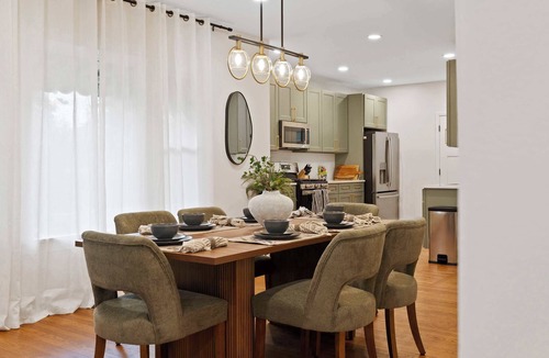 Elmhurst House | New Elmhurst Gem|Sleeps 10|Game Room|Near City Ctr