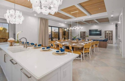 Bay Esplanade House | New-Endless Amenities-Unmatched Rooftop & Views