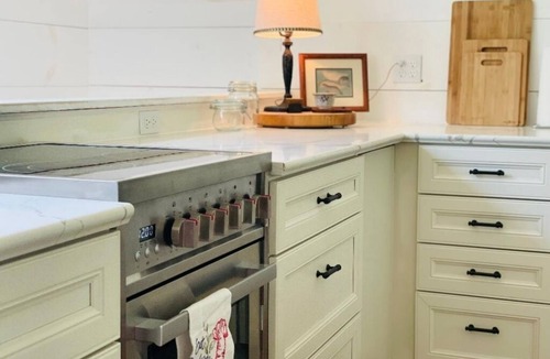 Rockland Apartment | New England Farmhouse Loft