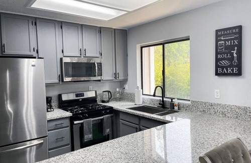 North Highlands House | NEW Entire beautiful 2 bedroom house.