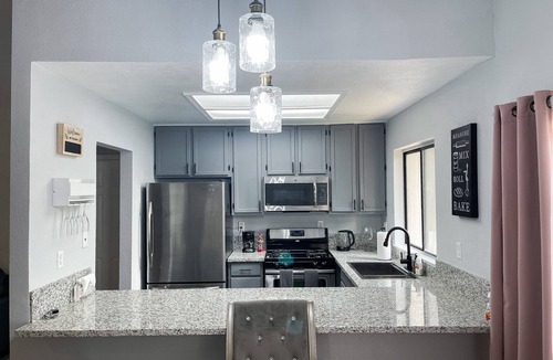 North Highlands House | NEW Entire beautiful 2 bedroom house.