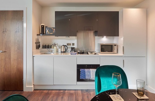 Slough Apartment | New Eton House Residence - 2B Flat