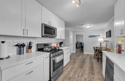 Sugar Land House | New -Family Friendly w/POOL, Pool Table, 15 min to Galleria - Pet friendly