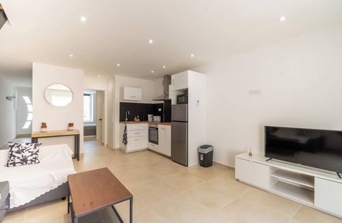 16th Arrondissement House | NEW FAMILY HOME IN THE HEART OF L'ESTAQUE
