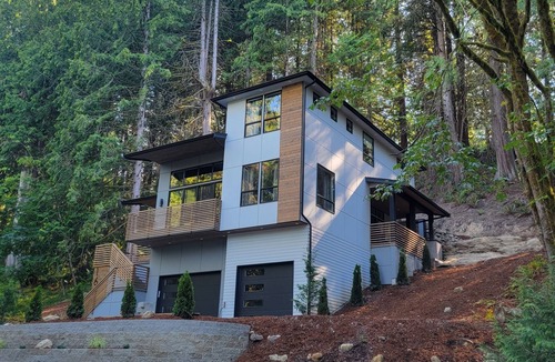 Sudden Valley House | New family sized home in a quite neighborhood w/hot tub 5 minutes from the beach