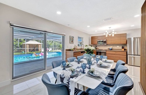 Fort Lauderdale House | New Family Villa, Heated Pool, Playground, Fire Pit near Beach.