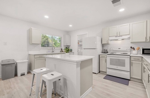 Braun's Farm House | New!FamilyGetaway w/Theater/BBQ/FirePit@SeaWorld/SixFlags
