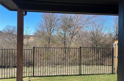 Fort Worth House | New Farmhouse-Modern Home Close to Everything and pet friendly!