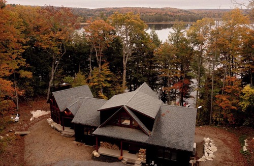 Dysart et al Cottage | NEW 'Flatwater Cove' Luxury Cottage 6BD w/Hot Tub