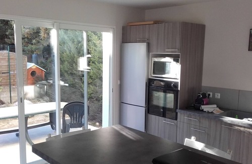Saint-Saturnin-les-Avignon Villa | NEW VILLA WITH AIR CONDITIONING IN QUIET