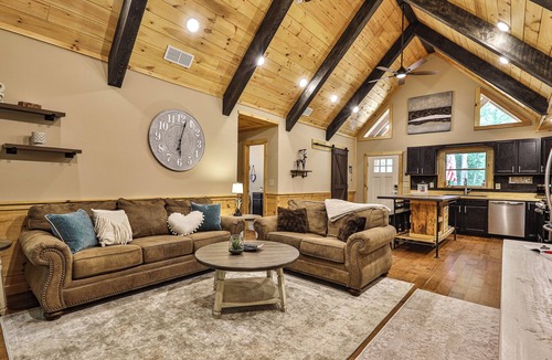 Ellijay Cabin | *NEW*FREE PETS King Bed Fire pit Hot Tub