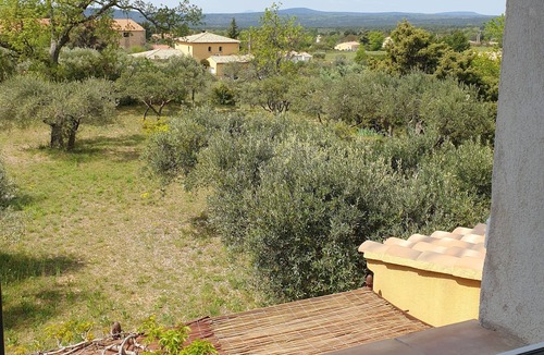 Aups House | New, fully-equipped villa in a peaceful setting among olive trees.