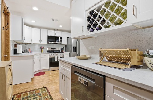 Lincoln Park Condo | NEW! Fully Updated Jr. 1 Bed, Steps from Lincoln Park by AllSet Turnover