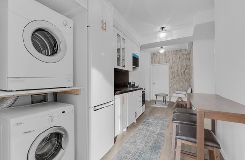 Earlscourt House | New furnished cozy practical house for 5