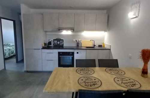 Buzignargues House | New gîte - 2 bedrooms, private garden, air conditioning & parking.