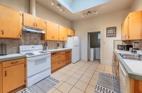 Austin Ave. House | New Gathering Place on Columbus