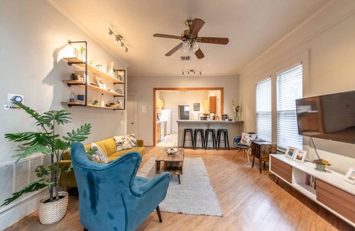 Austin Ave. House | New Gathering Place on Columbus