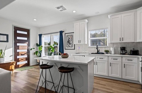 Lockhart House | New Getaway with Private Patio Near Downtown Lockhart