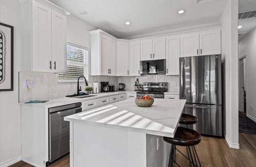 Lockhart House | New Getaway with Private Patio Near Downtown Lockhart