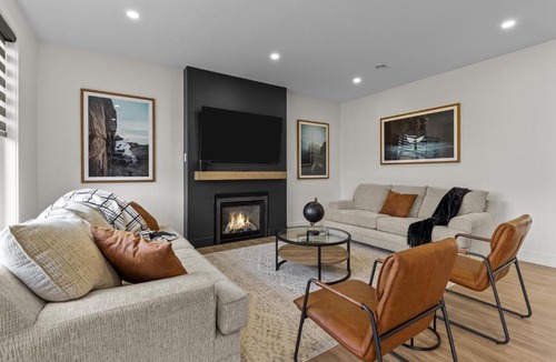 St. John's House | NEW Golfers Dream Modern Patio King Bed