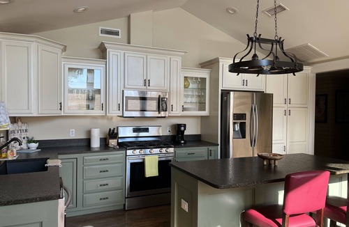 Boone County House | New! Gorgeous 3bd 2bth LAKEFRONT House on Bull Shoals! Pet Friendly!