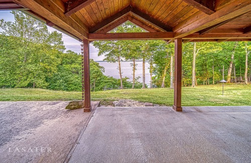 Boone County House | New! Gorgeous 3bd 2bth LAKEFRONT House on Bull Shoals! Pet Friendly!
