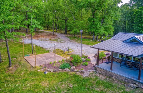 Boone County House | New! Gorgeous 3bd 2bth LAKEFRONT House on Bull Shoals! Pet Friendly!