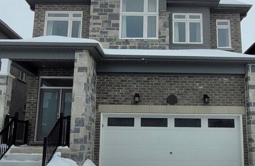 Innisfil House | New gorgeous charming quiet 4-BR single house 9 minutes to Lake Simcoe