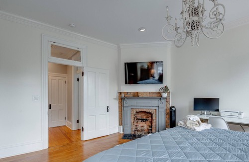 Chattanooga House | NEW! Gorgeous Victorian Home - Family Oasis Fenced Yard - Pets Allowed! Hot Tub!
