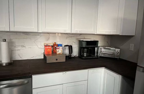 Afton House | NEW Grand Lake Monkey Island, Deck, Hot tub, FirePit 2 Blocks FrPublic Boat Ramp