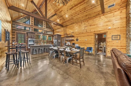 Hochatown Cabin | NEW Group Getaway, Pond Views, Unique Gameroom!