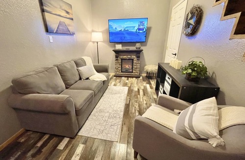 Edgewood House | New Guesthouse with Pool & Hot Tub!