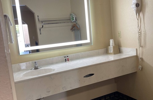 West Memphis Hotel | New Hampshire Inn