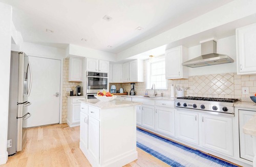 East Quogue House | New Hamptons Home-Yr-Round HotTub, MovieTheater,Pool to open May 15, GameRm, Gym