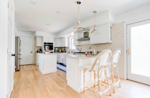 East Quogue House | New Hamptons Home-Yr-Round HotTub, MovieTheater,Pool to open May 15, GameRm, Gym