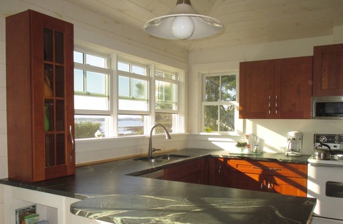 Pemaquid Point House | New Harbor/Pemaquid Point Oceanfront Cottage