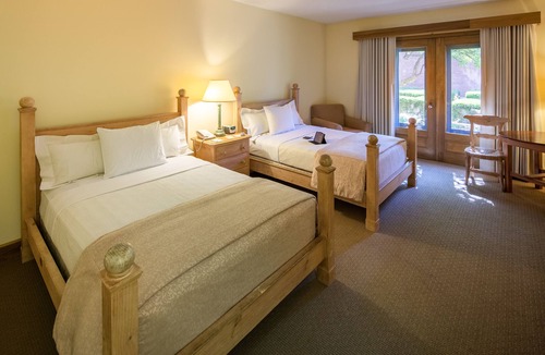 New Harmony Hotel | New Harmony Inn Resort and Conference Center