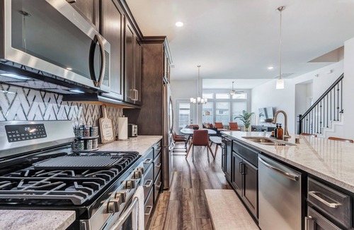 Clodine House | New- Harvest Green- Family Friendly - King bed