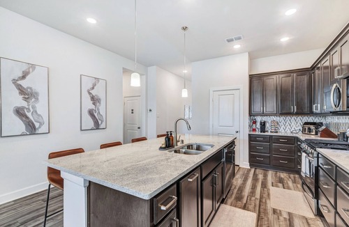 Clodine House | New- Harvest Green- Family Friendly - King bed