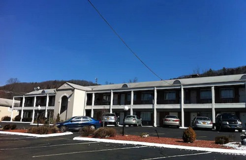 West New Haven Hotel | New Haven Inn