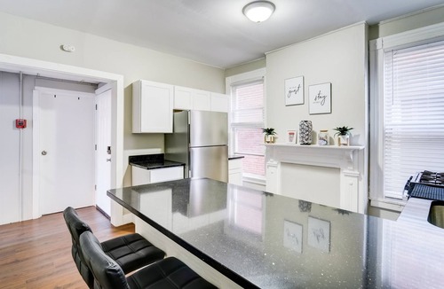Downtown Apartment | New Haven Oasis: Steps to Yale & Fine Dining