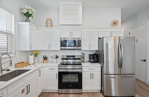 El Centro Beach House | *New~Heated Pool+Great Patio+Grill+Pool Table