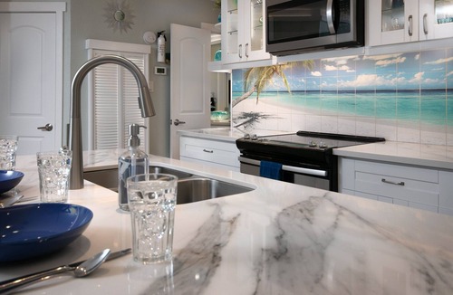 Galveston Condo | NEW Heated Pool & HOT Tub! Top-Floor-Ocean View!