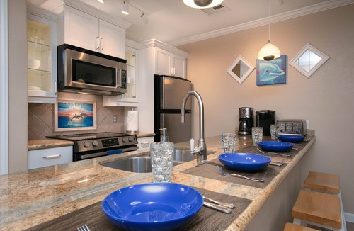 Galveston Condo | New Heated Pool & Hot Tub DolphinSmile