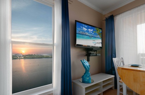 Galveston Condo | New Heated Pool & Hot Tub DolphinSmile